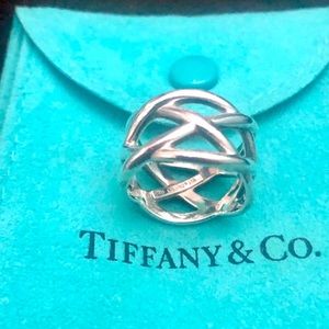 Authentic Tiffany & Co Celtic Knot Ring